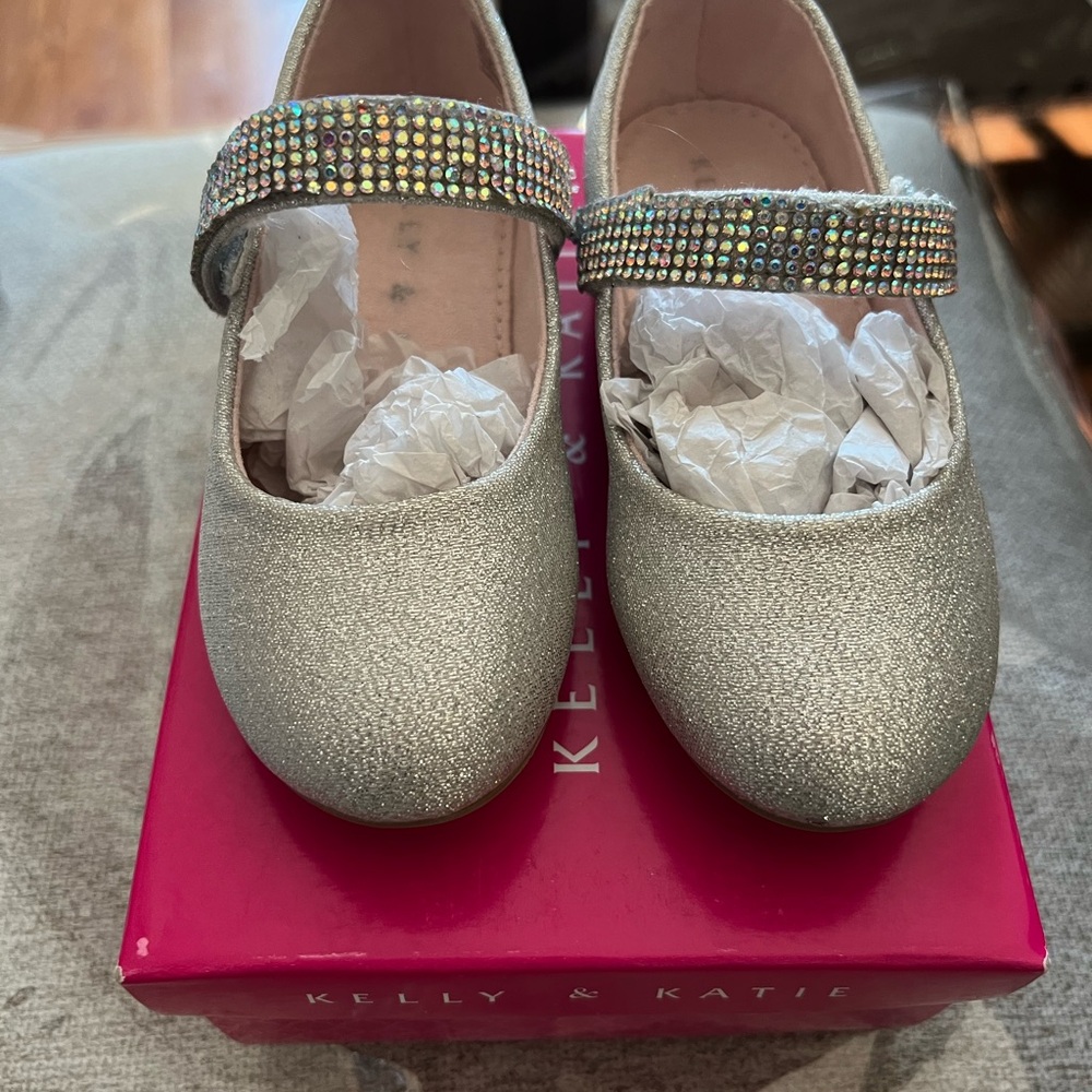 Holiday shoes - Toddler size 7T -Silver. Kelly & Katie